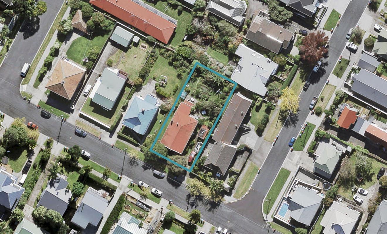 13 Bannerman Road, Morningside, Auckland - Carousel 1
