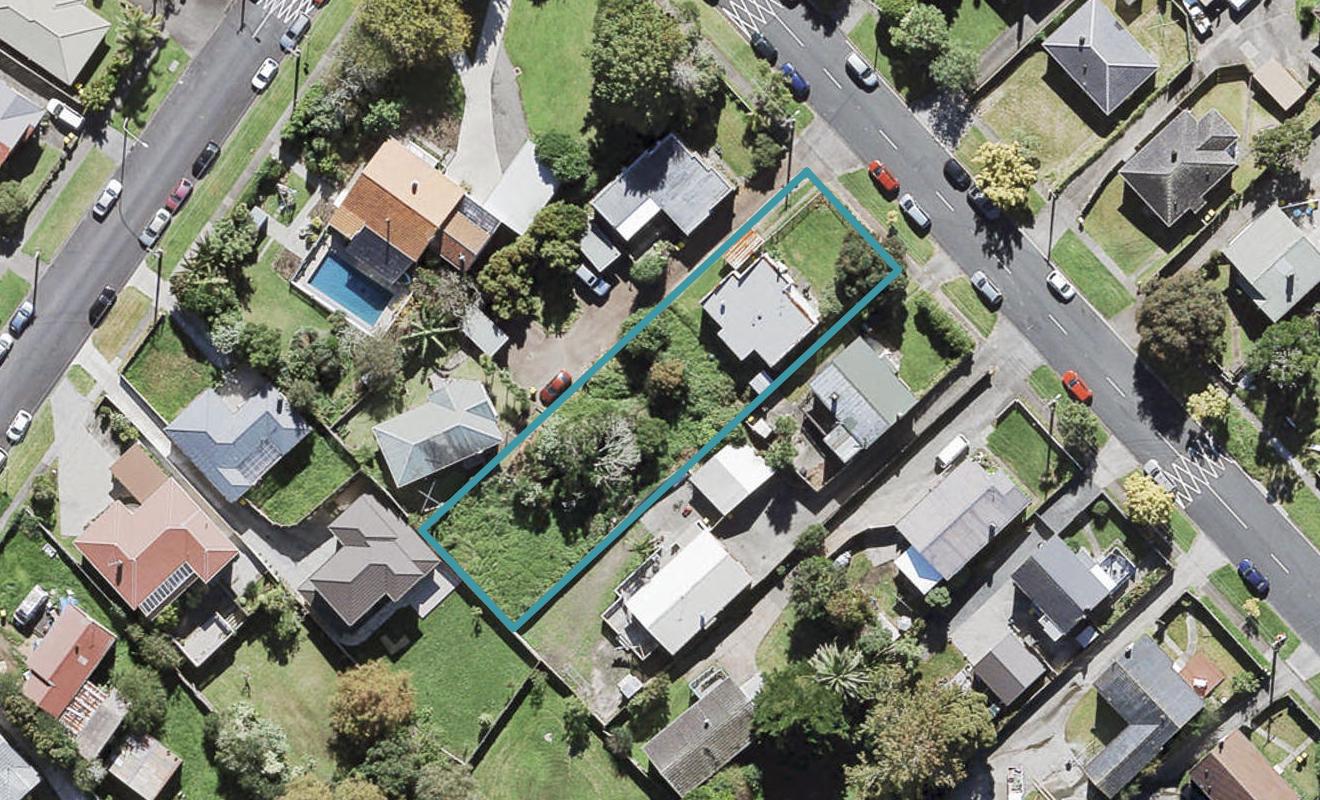 32 Northall Road, New Lynn, Auckland - Carousel 1