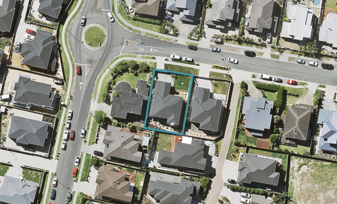 10 Fernhill Way, Oteha, Auckland - Carousel 1