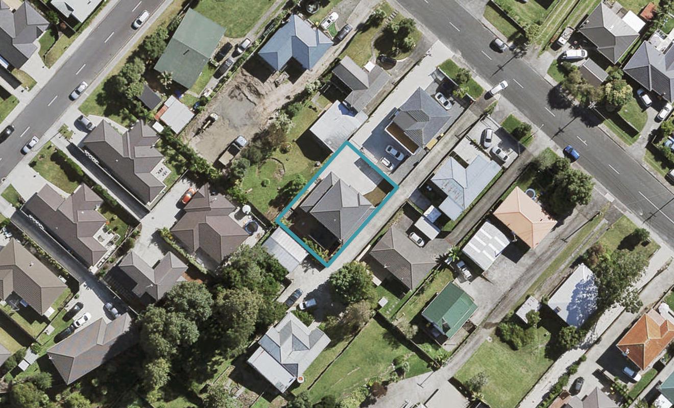 65A Awaroa Road, Sunnyvale, Auckland - Carousel 1