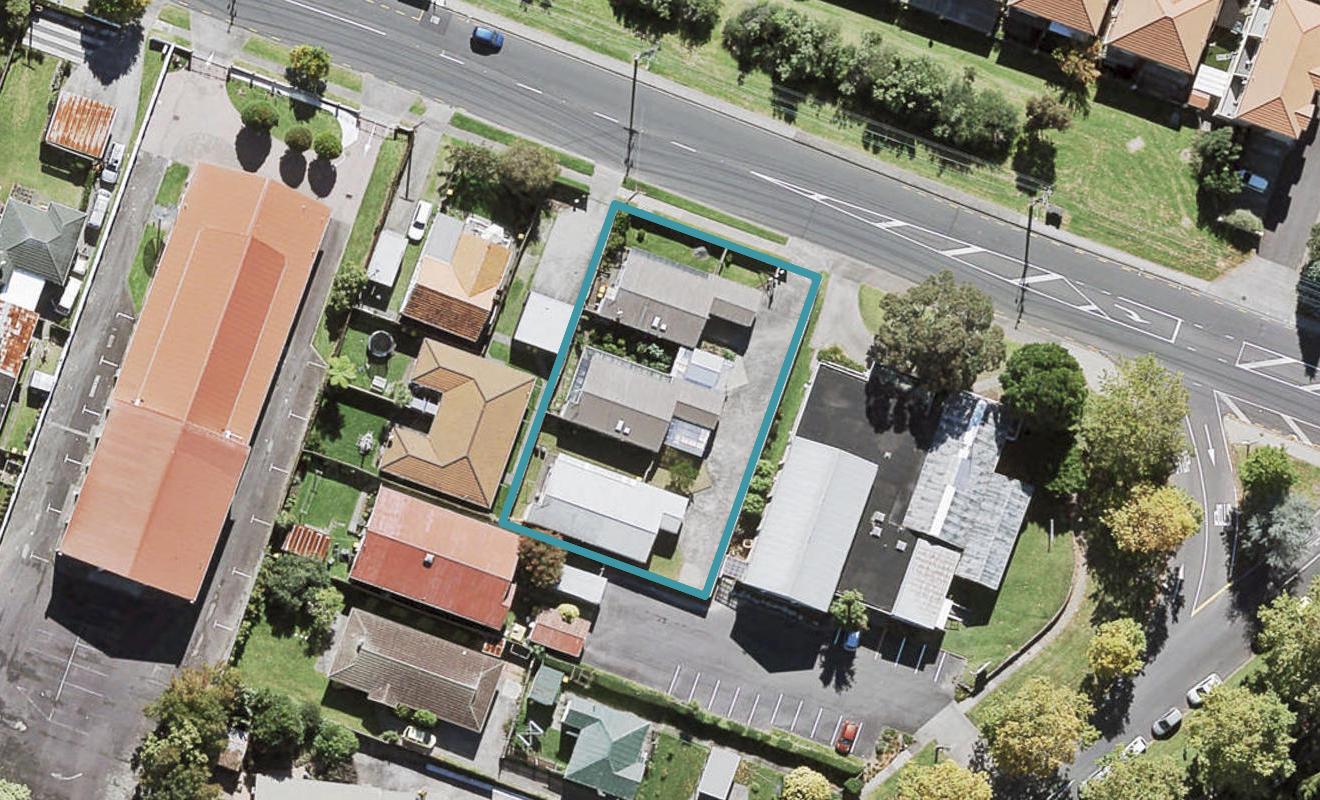 2/33 Margan Avenue, New Lynn, Auckland - Carousel 1