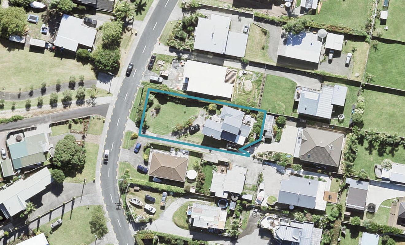 15 Tindalls Bay Road, Tindalls Beach, Whangaparaoa - Carousel 1