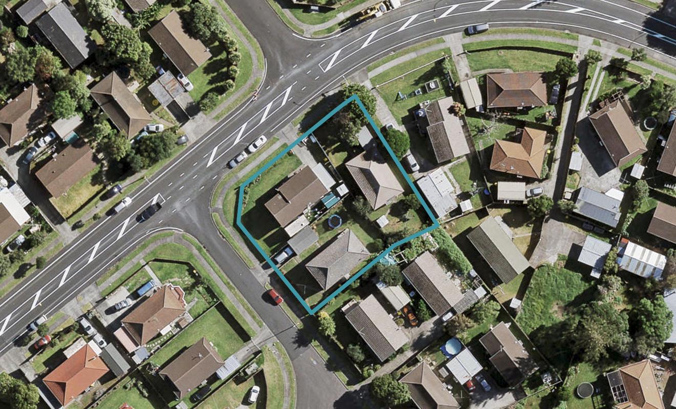 1/18 Etherton Drive, Weymouth, Auckland - Carousel 1