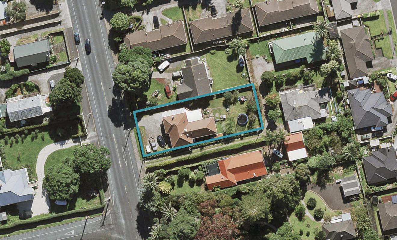 61 Coronation Road, Mangere Bridge, Auckland - Carousel 1