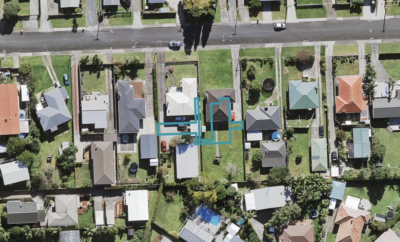 8/12 Tawa Road, Te Atatū Peninsula, Auckland - Carousel 1