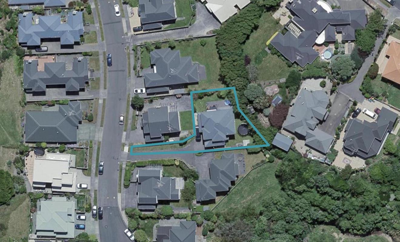15 Chippenham Grove, Churton Park, Wellington - Carousel 1