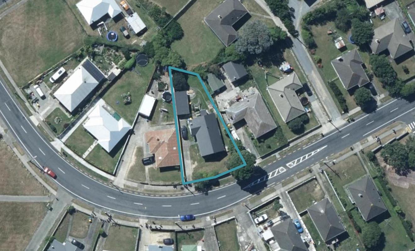 17 Driver Crescent, Cannons Creek, Porirua - Carousel 1