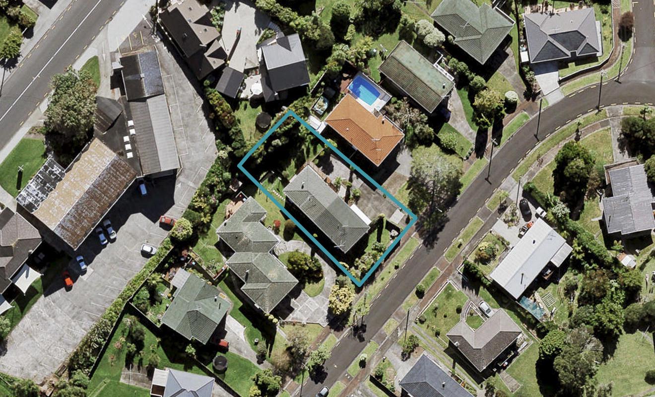 1/16 Windermere Crescent, Blockhouse Bay, Auckland - Carousel 1