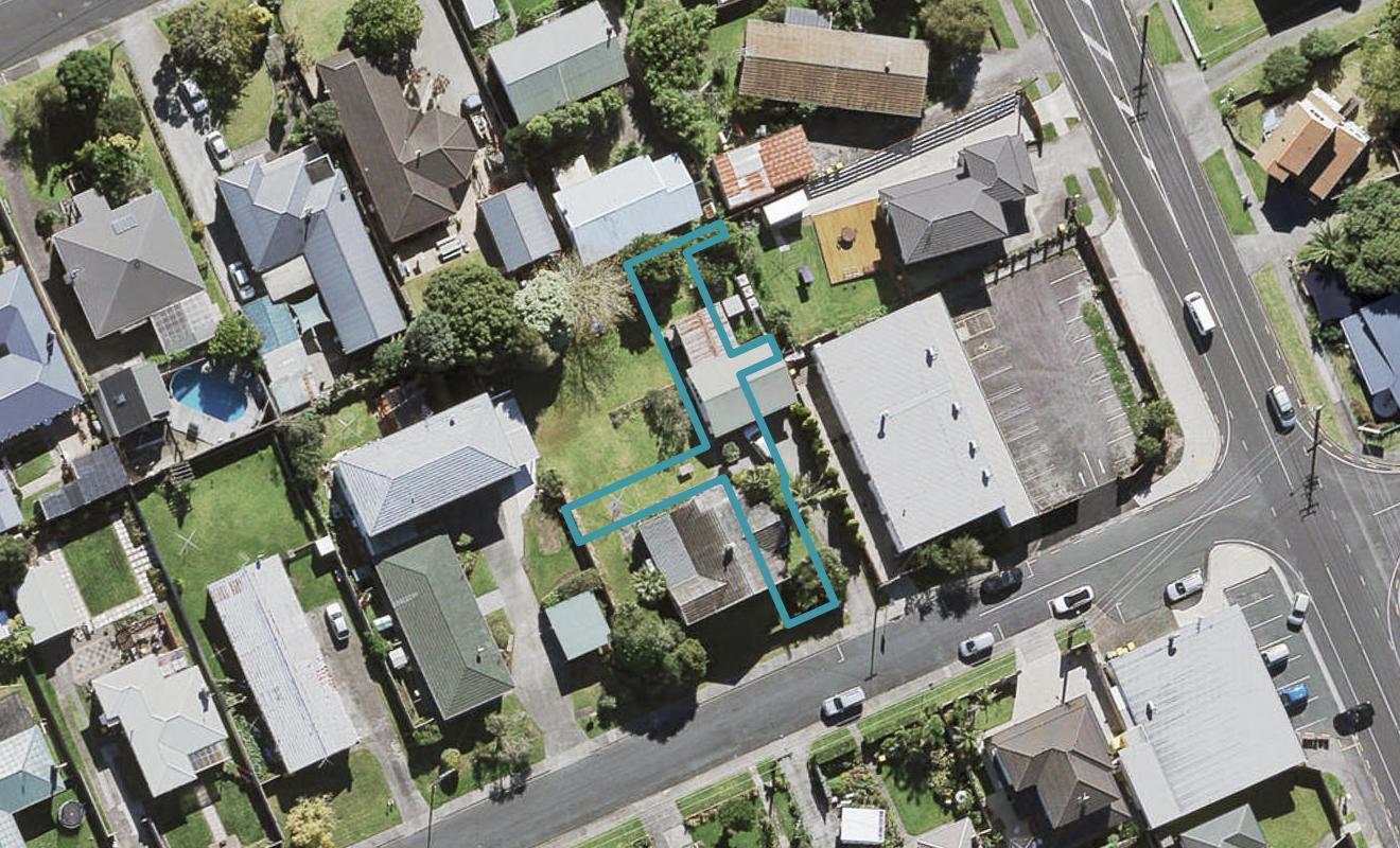 6/1 Sylvan Crescent, Te Atatu South, Auckland - Carousel 1