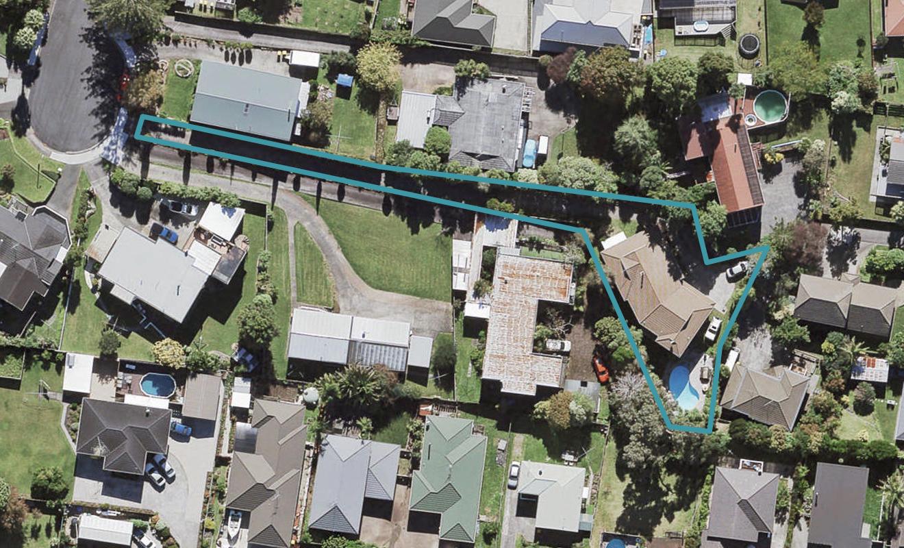 8 Dawn Place, Te Atatu South, Auckland - Carousel 1