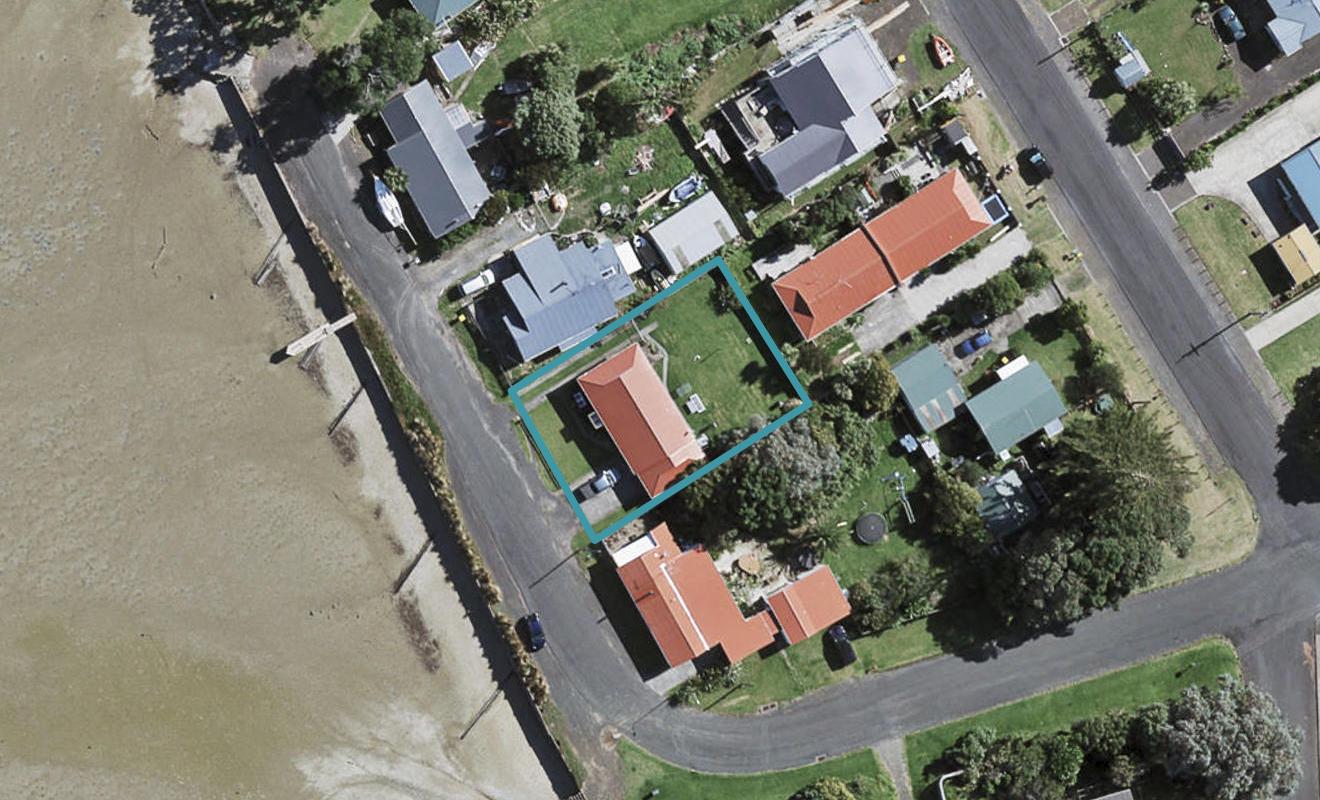 7 Beach Road, Waiuku - Carousel 1