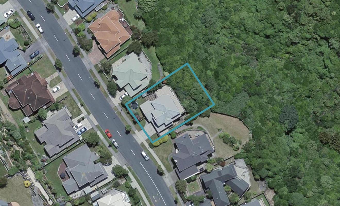 16 Amesbury Drive, Churton Park, Wellington - Carousel 1