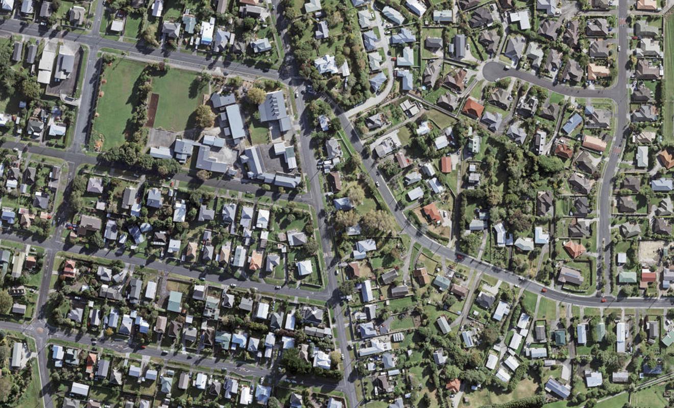 76 Garfield Road, Helensville, Helensville - Carousel 1