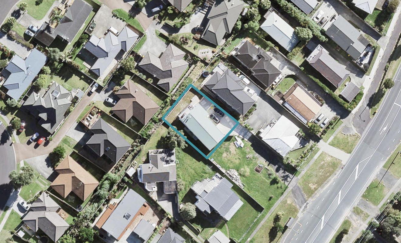 886 East Coast Road, Northcross, Auckland - Carousel 1