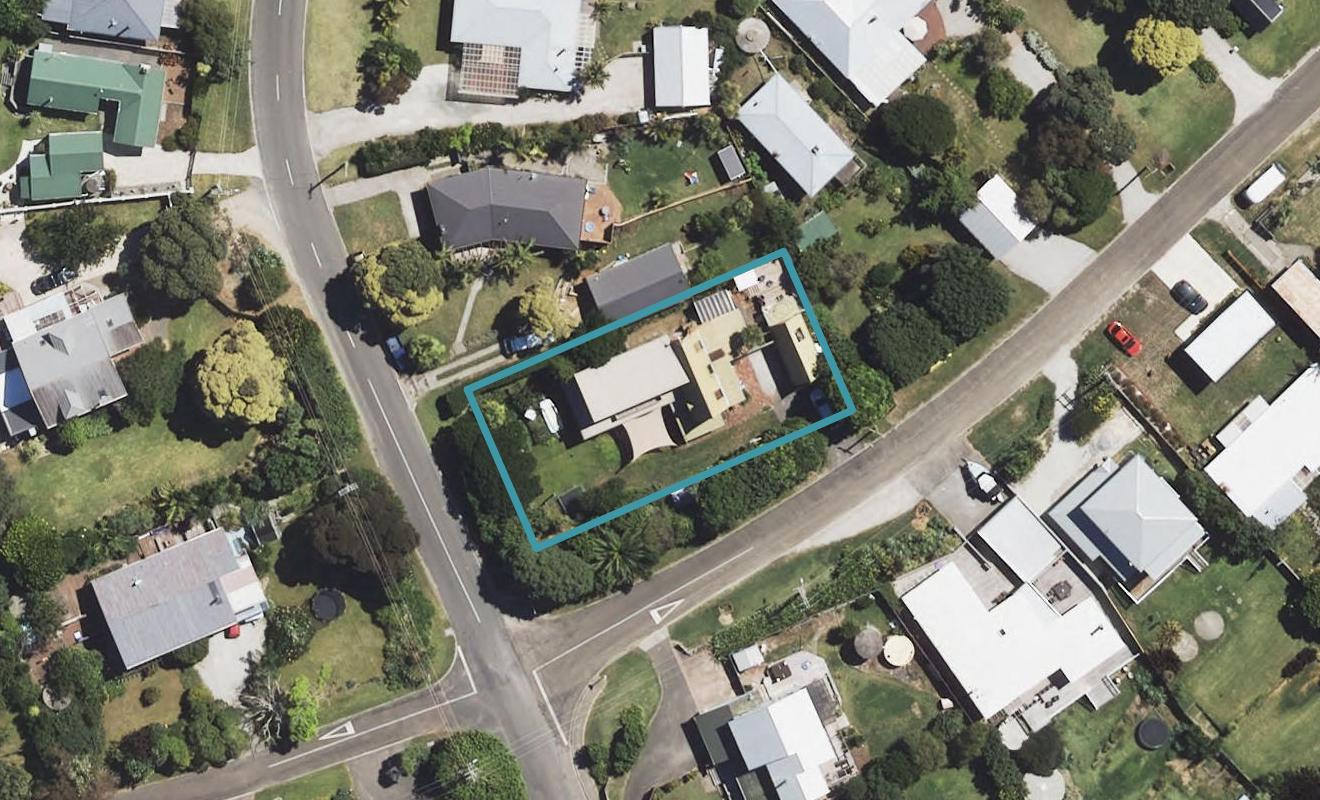 11 Lysnar Street, Okitu, Gisborne - Carousel 1