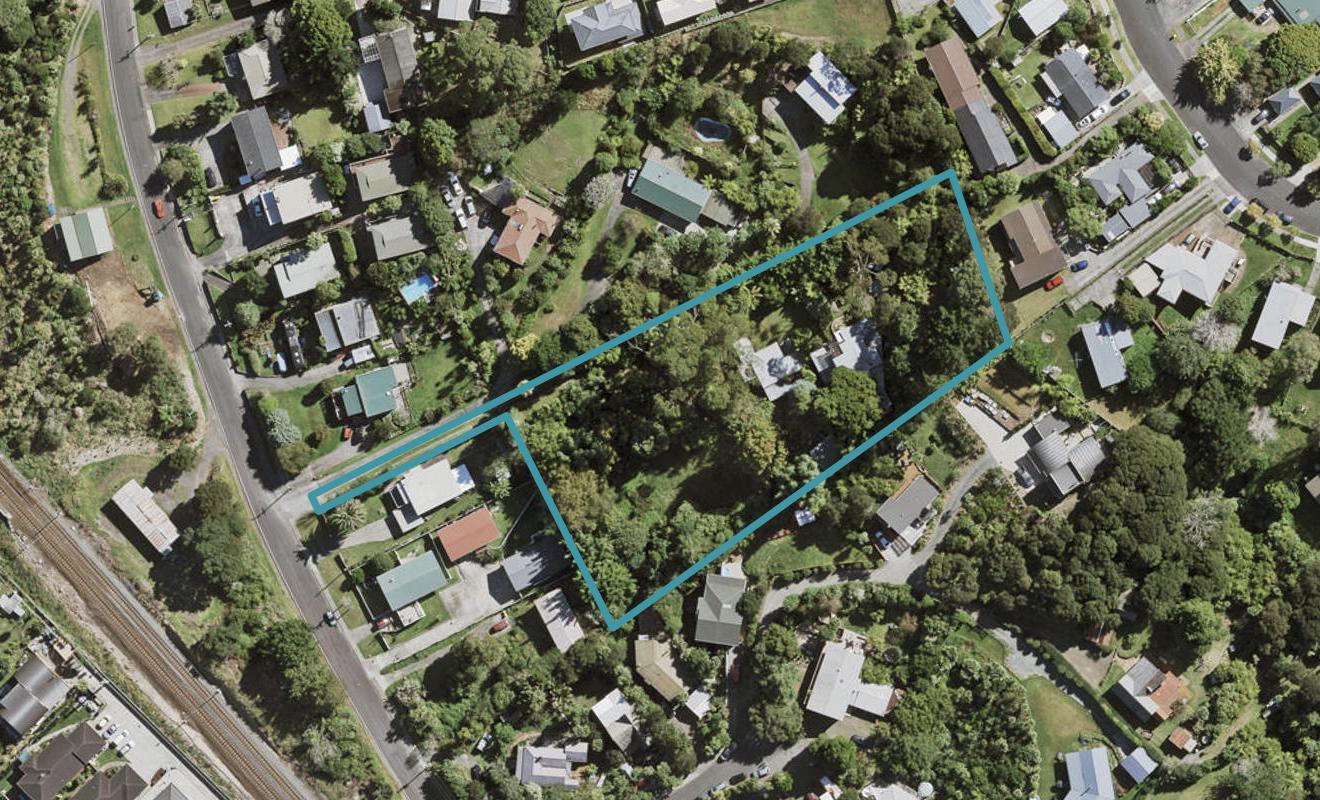 41 Rangeview Road, Sunnyvale, Auckland - Carousel 1