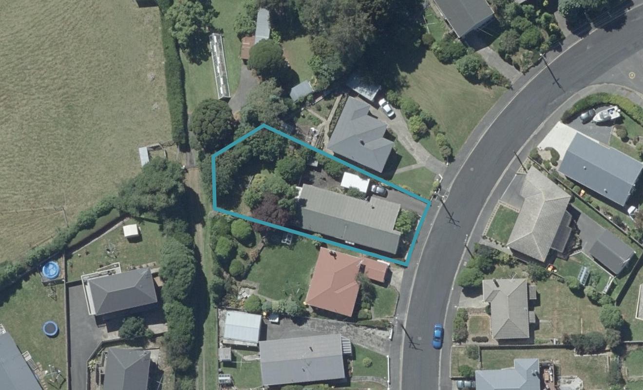 17 Charters Street, Glenross, Dunedin - Carousel 1