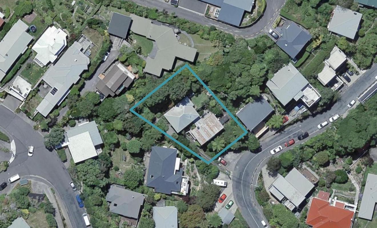 2/12 Norna Crescent, Kelburn, Wellington - Carousel 1