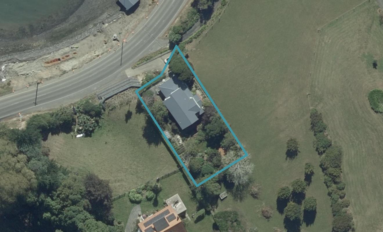 394 Portobello Road, Macandrew Bay, Dunedin - Carousel 1