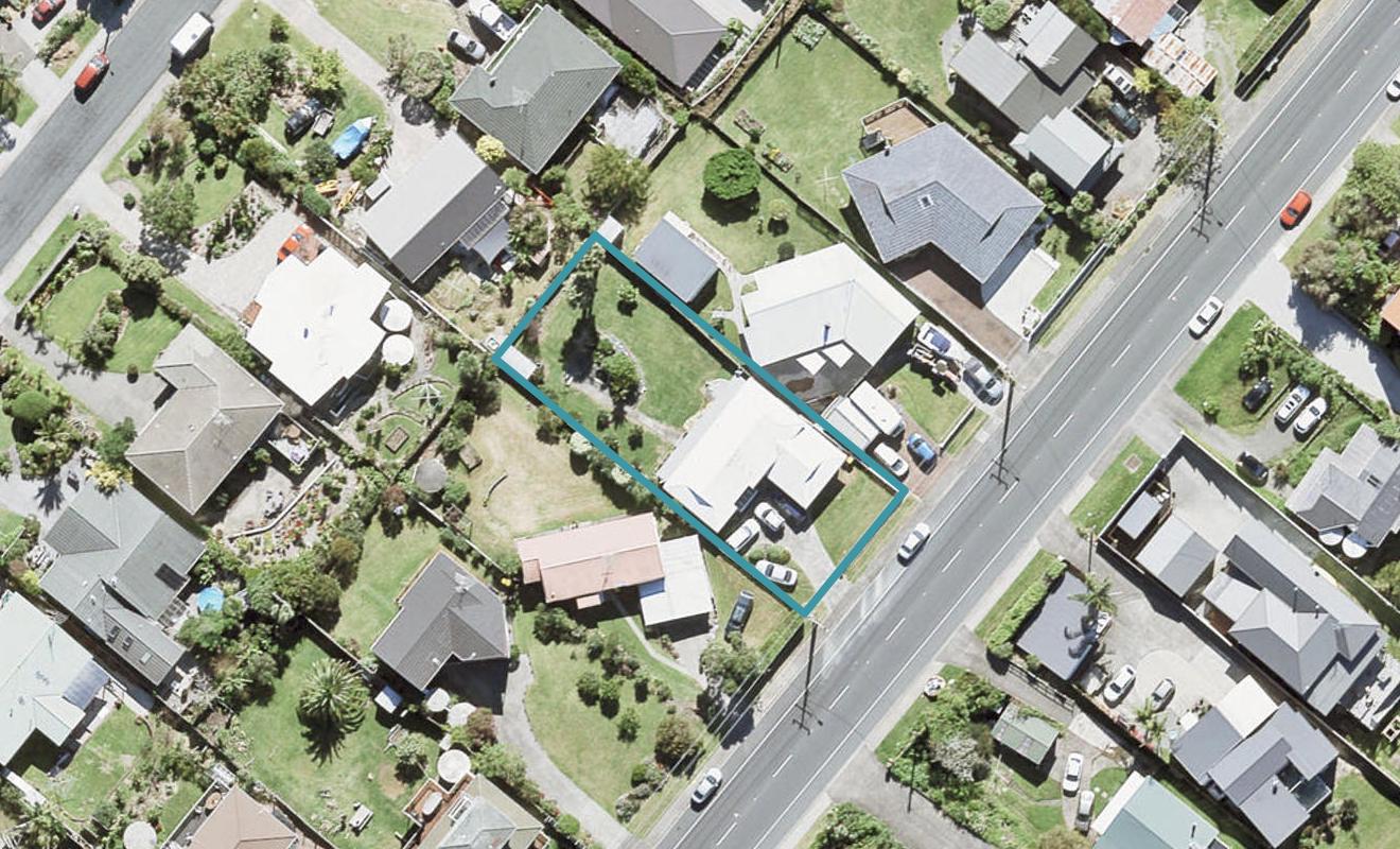 1046 Whangaparaoa Road, Tindalls Beach, Whangaparaoa - Carousel 1