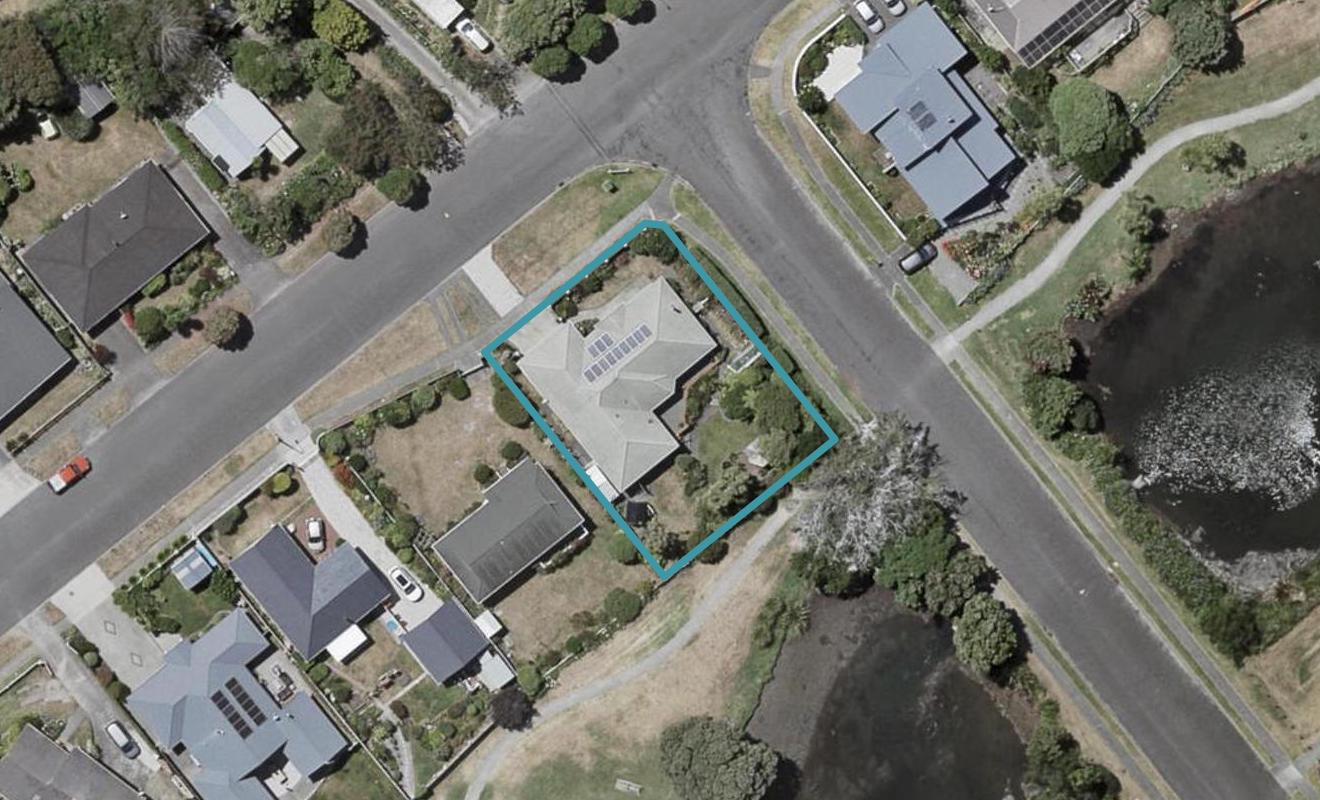 190 Tutere Street, Waikanae Beach, Waikanae - Carousel 1