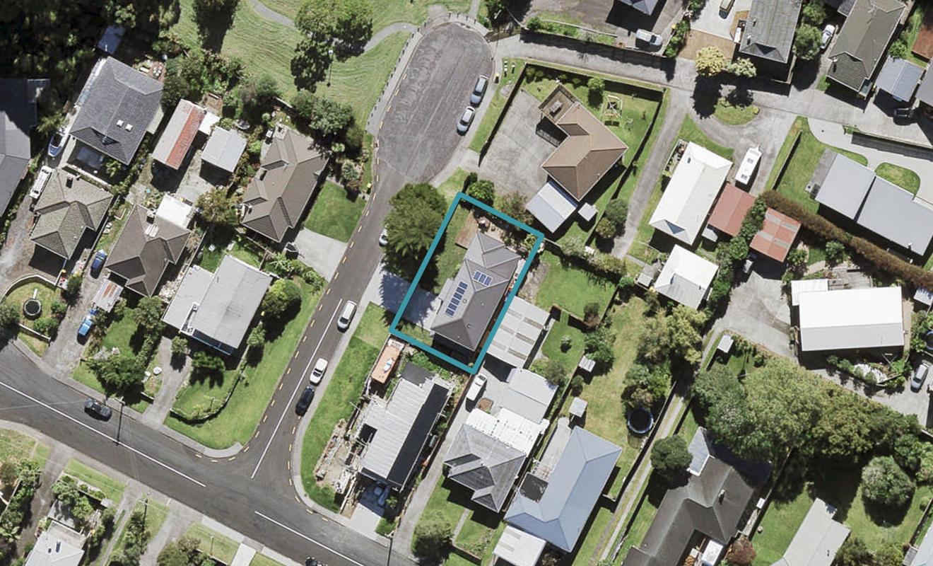 1 Rapaki Place, Te Atatu Peninsula, Auckland - Carousel 1