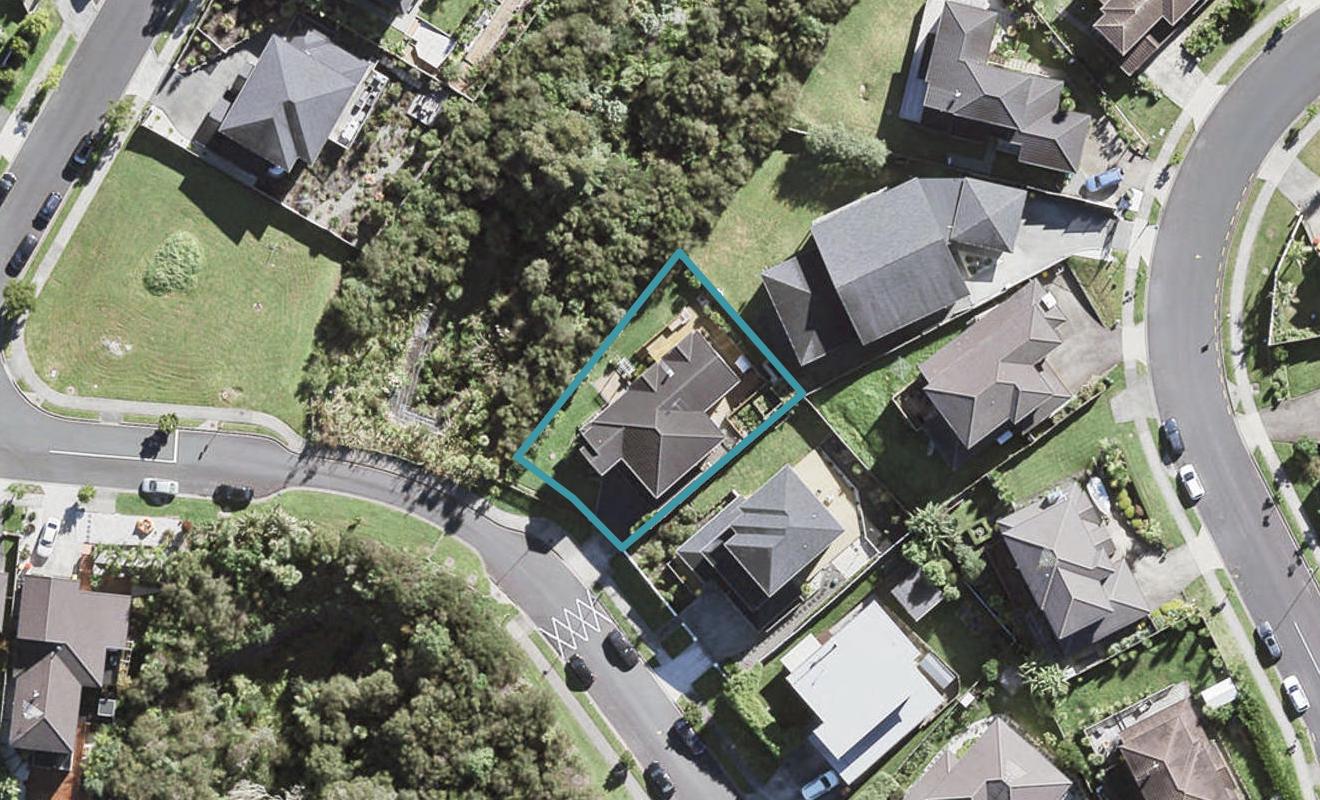 9 Borneo Drive, Fairview Heights, Auckland - Carousel 1