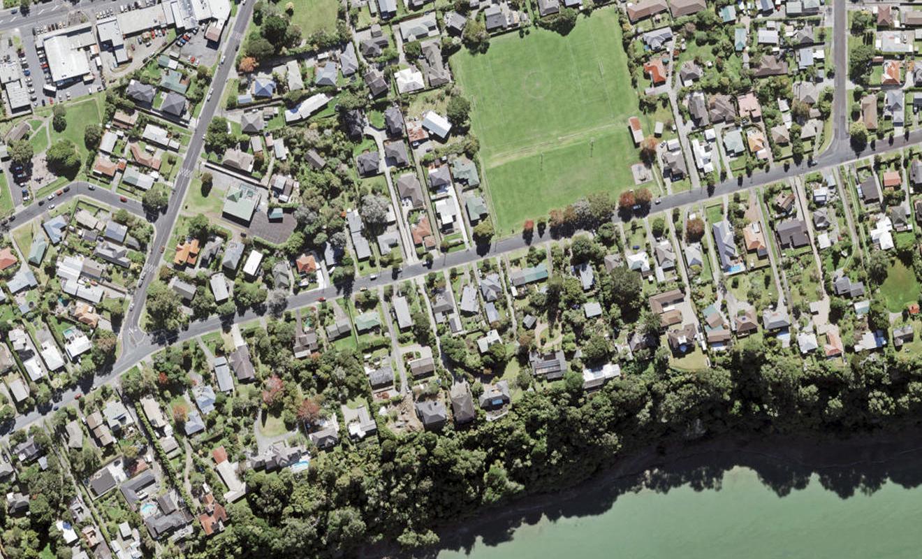 64 Cliff View Drive, Green Bay, Auckland - Carousel 1