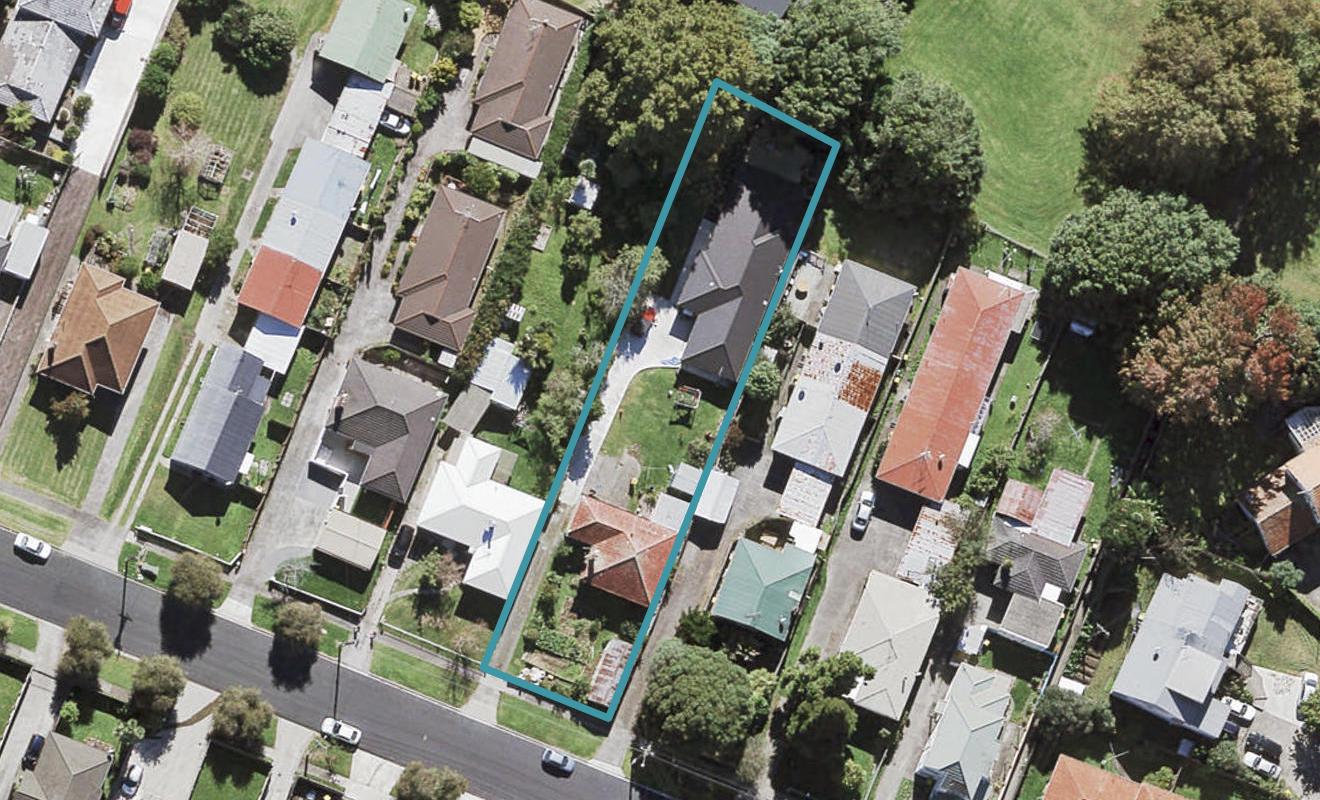43 Miro Street, New Lynn, Auckland - Carousel 1