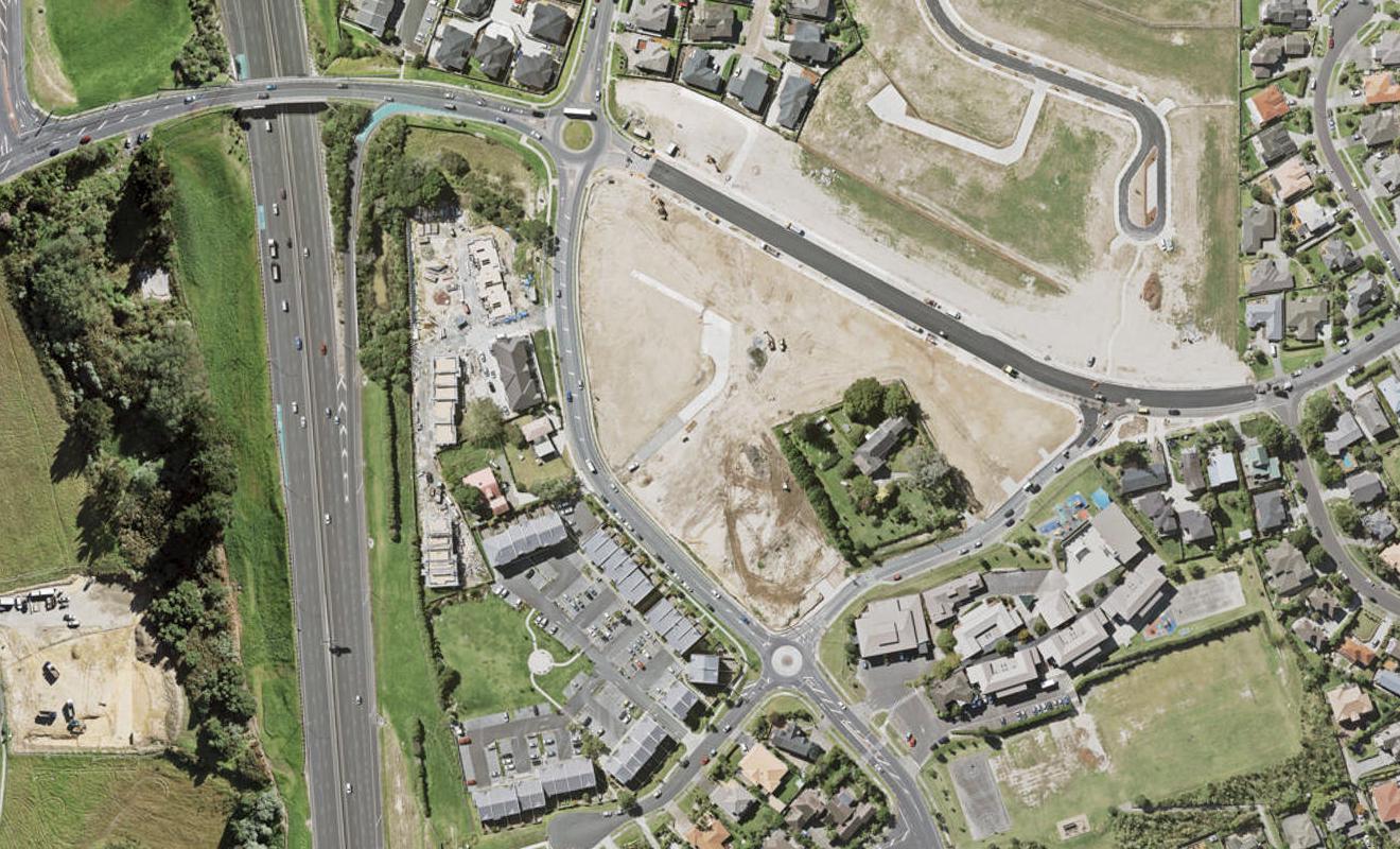 9/55 Spencer Road, Oteha, Auckland - Carousel 1