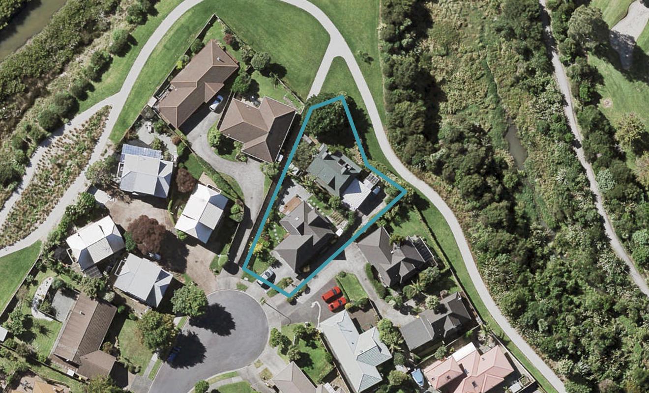 1/102 Frank Nobilo Drive, Golflands, Auckland - Carousel 1