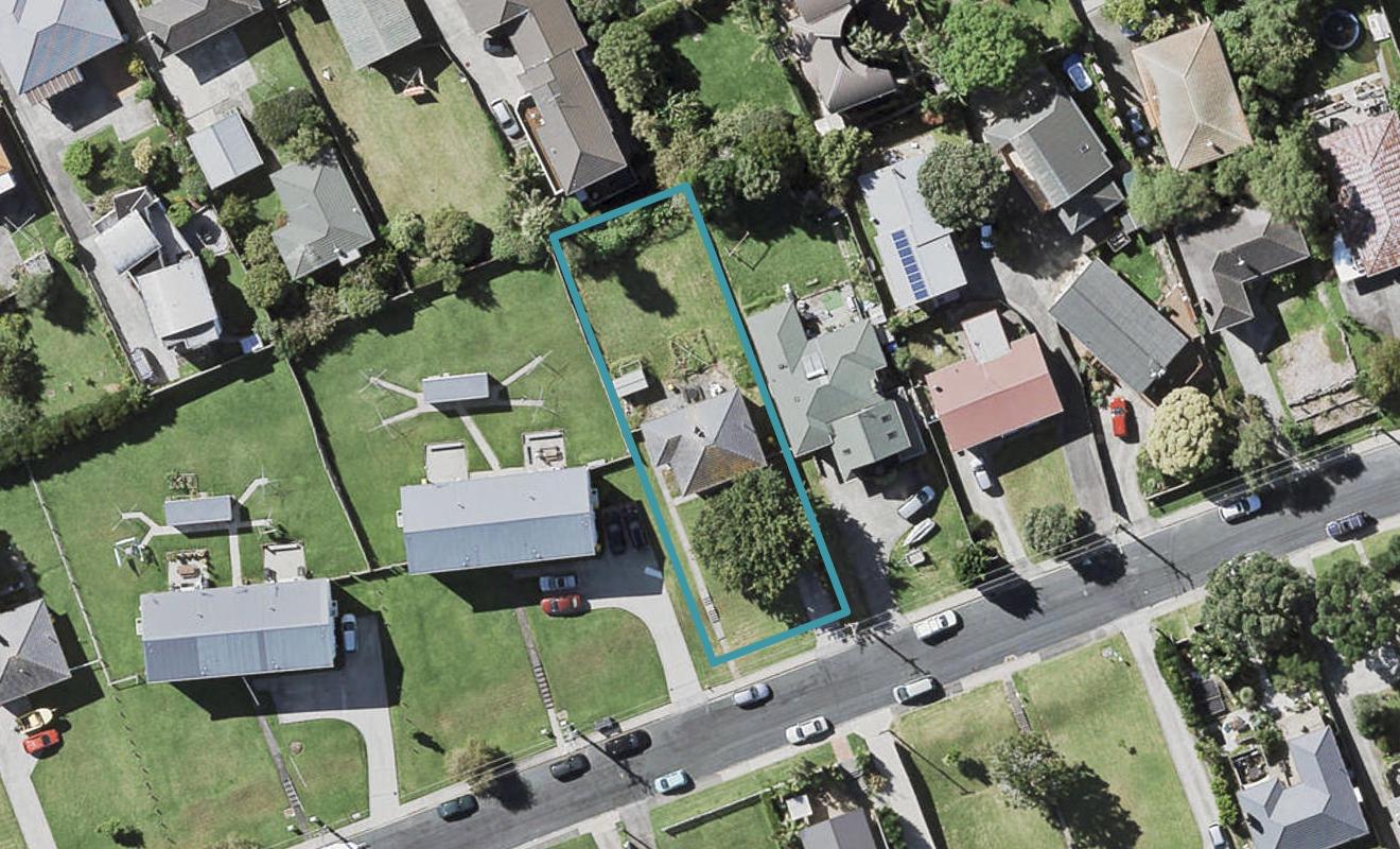 18 Alamein Avenue, Belmont, Auckland - Carousel 1