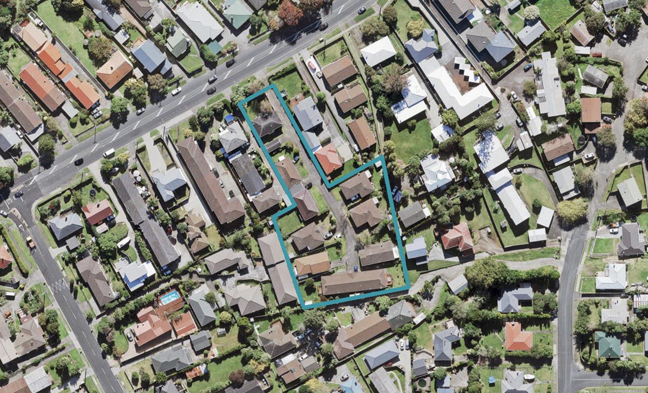 2/116 Titirangi Road, New Lynn, Auckland - Carousel 1