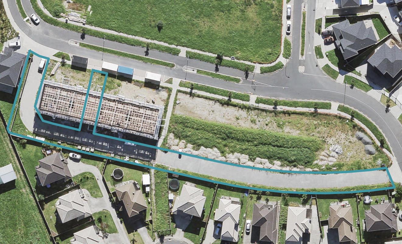 77 Bordeaux Parade, Te Atatu South, Auckland - Carousel 1