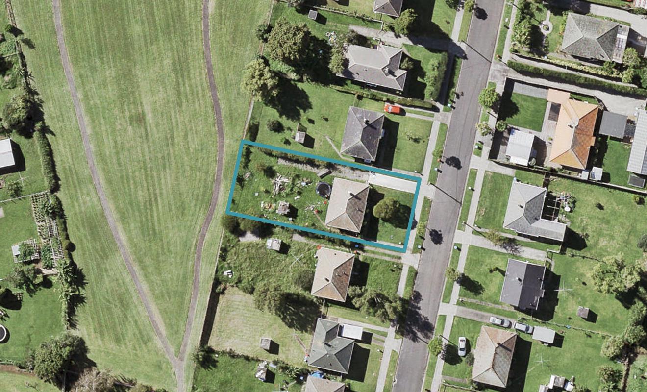 29 Chiltern Crescent, Glen Innes, Auckland - Carousel 1
