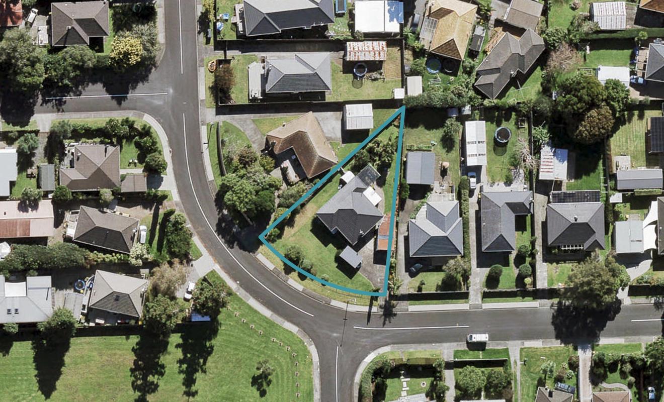 19 Durham Street, Te Atatu Peninsula, Auckland - Carousel 1