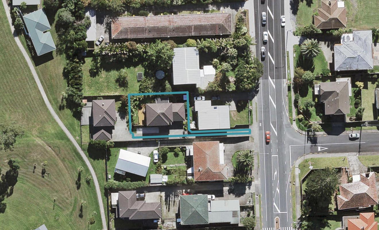 258A Te Atatu Road, Te Atatu South, Auckland - Carousel 1