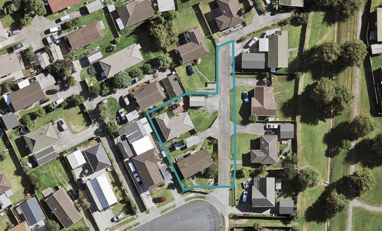 2/20 Janese Place, Weymouth, Auckland - Carousel 1