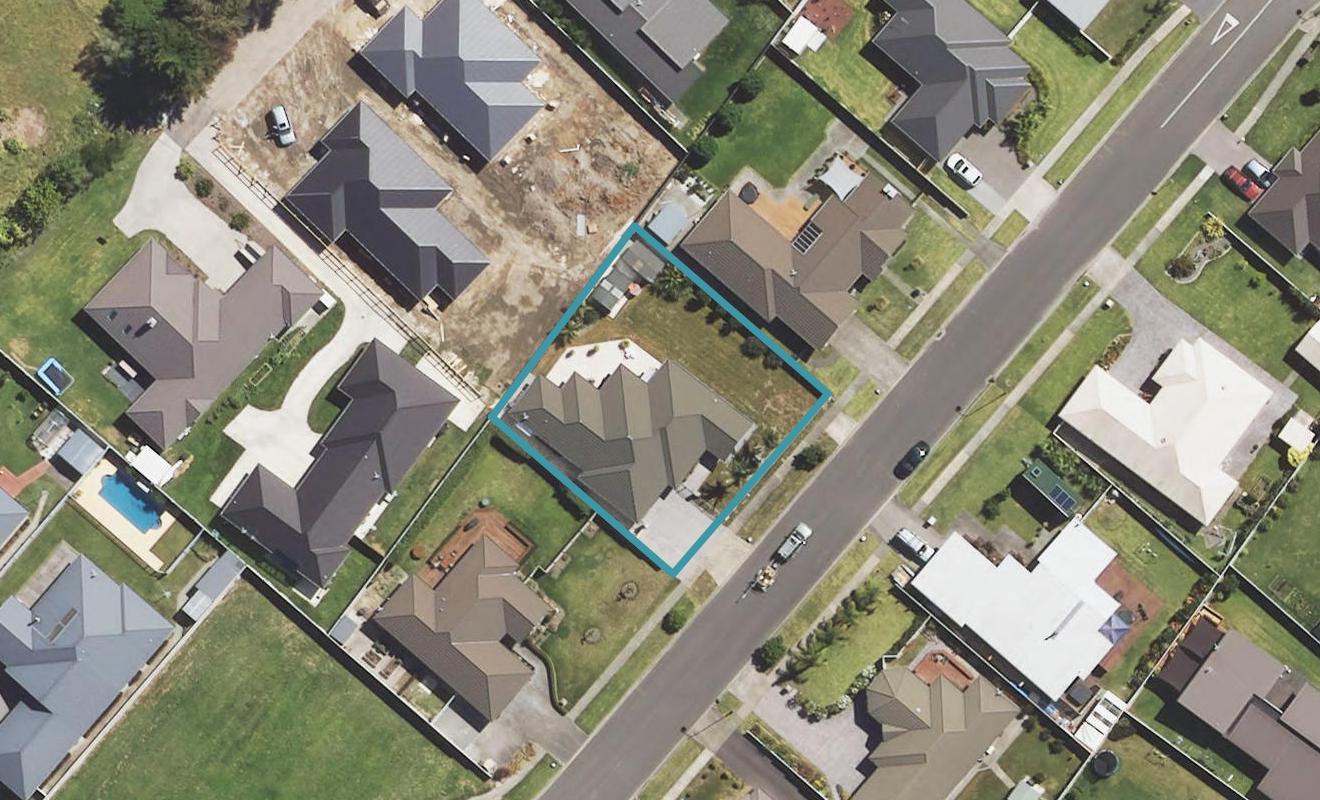 7 Sterling Park, Lytton West, Gisborne - Carousel 1