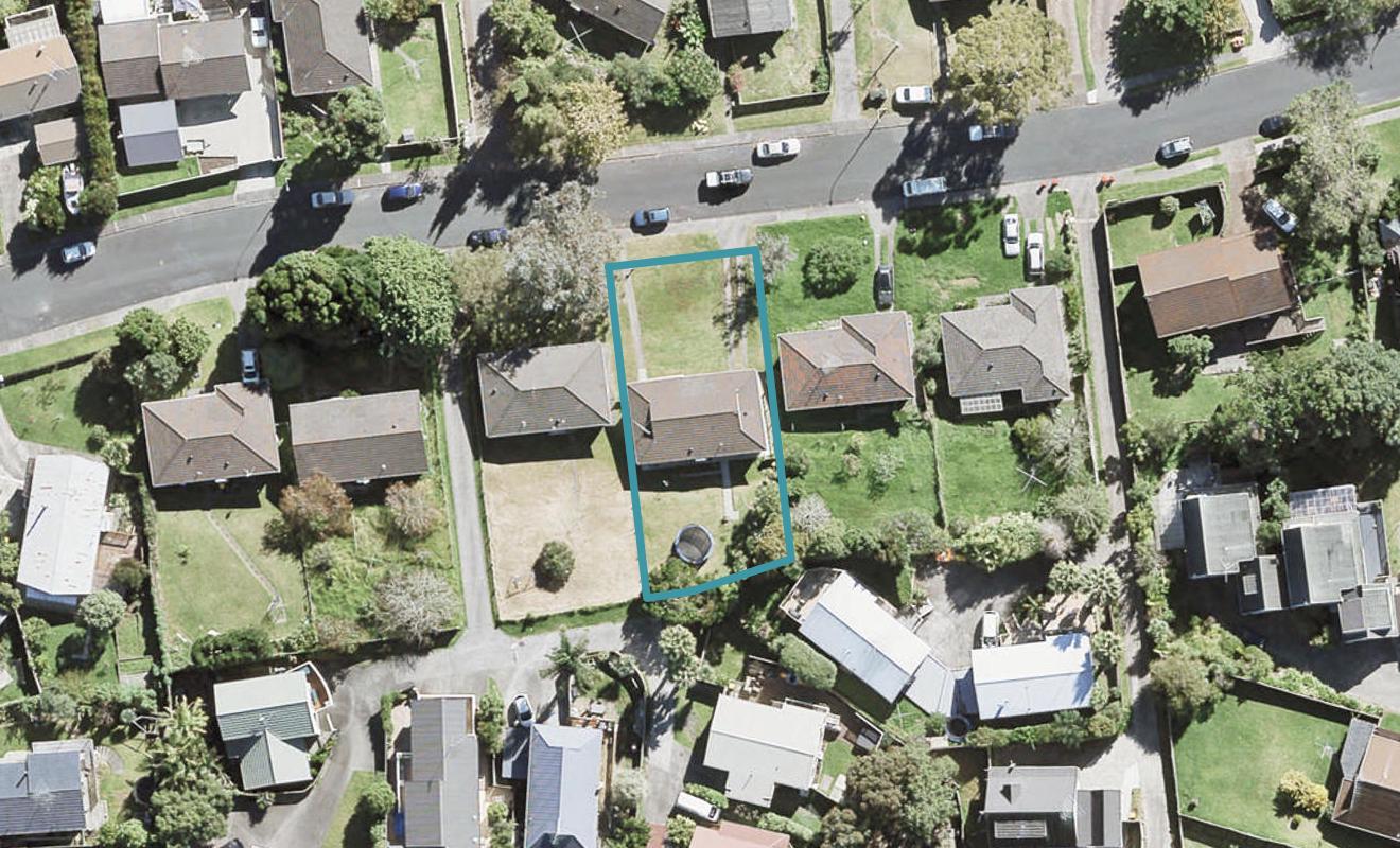 42 Nor'East Drive, Northcross, Auckland - Carousel 1