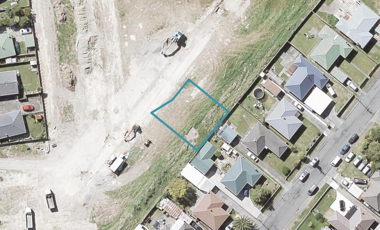 37 Henrietta Maxwell Grove, Wainuiomata, Lower Hutt - Carousel 1