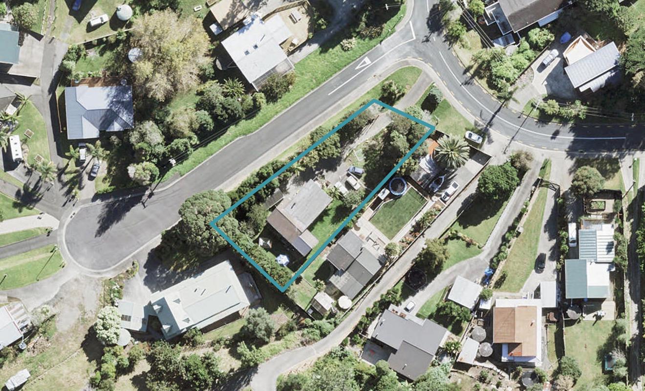 61 Stillwater Crescent, Stillwater, Silverdale - Carousel 1