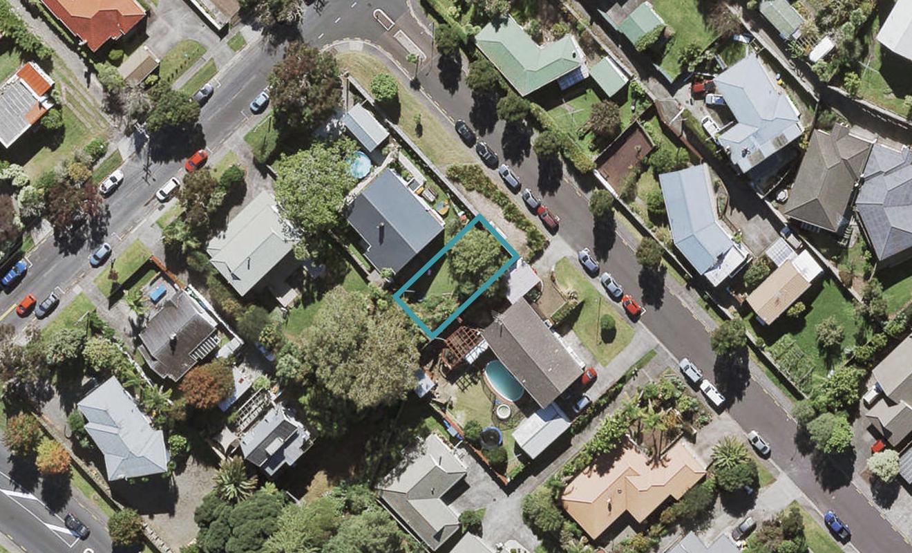 7/19 Buscomb Avenue, Henderson, Auckland - Carousel 1