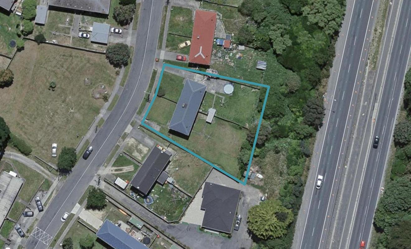 48 Tremewan Street, Tawa, Wellington - Carousel 1