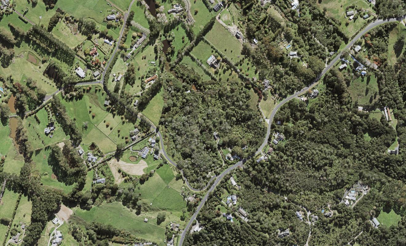 2 Hardens Lane, Paremoremo - Carousel 1