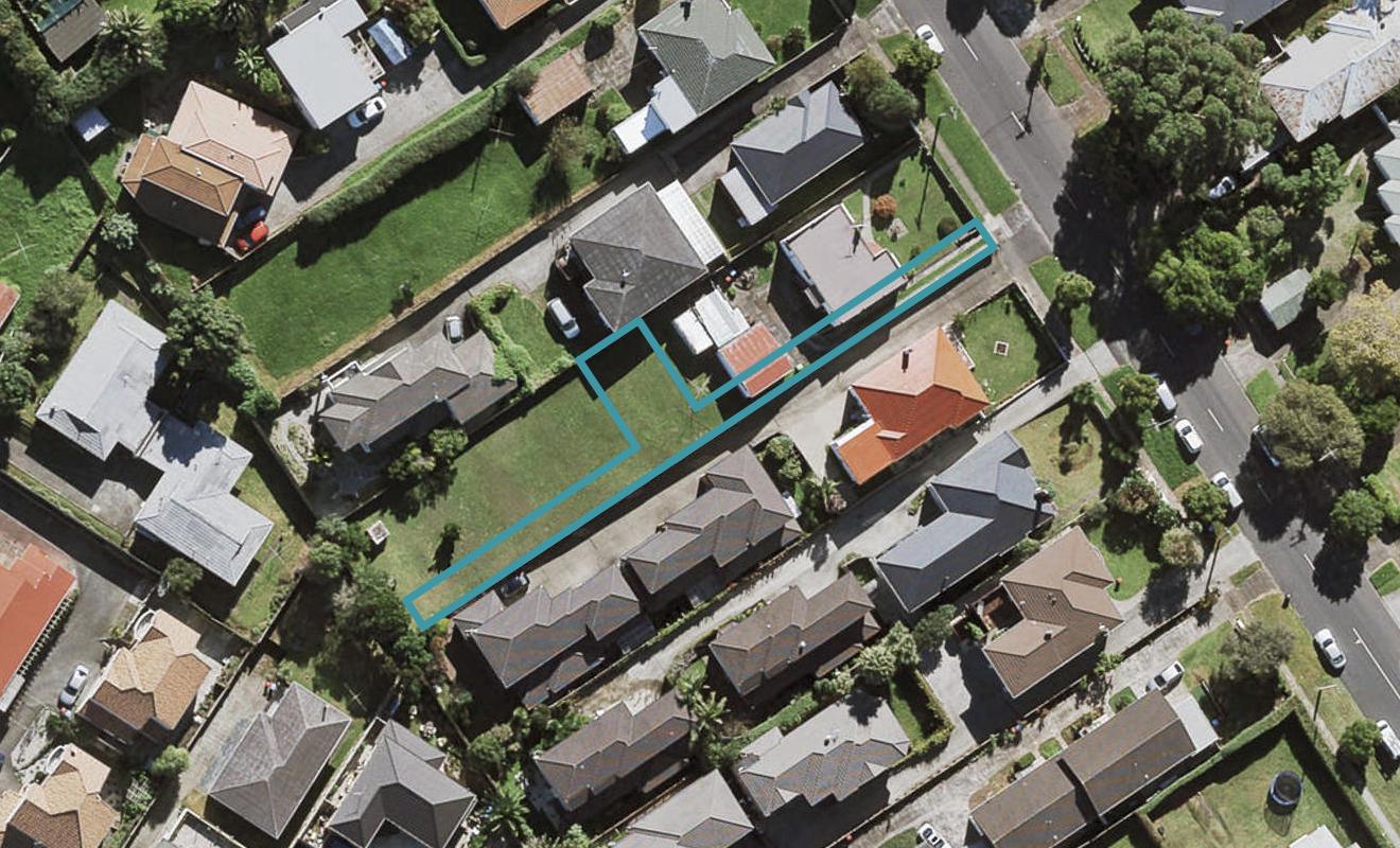 6/11 Hayr Road, Three Kings, Auckland - Carousel 1