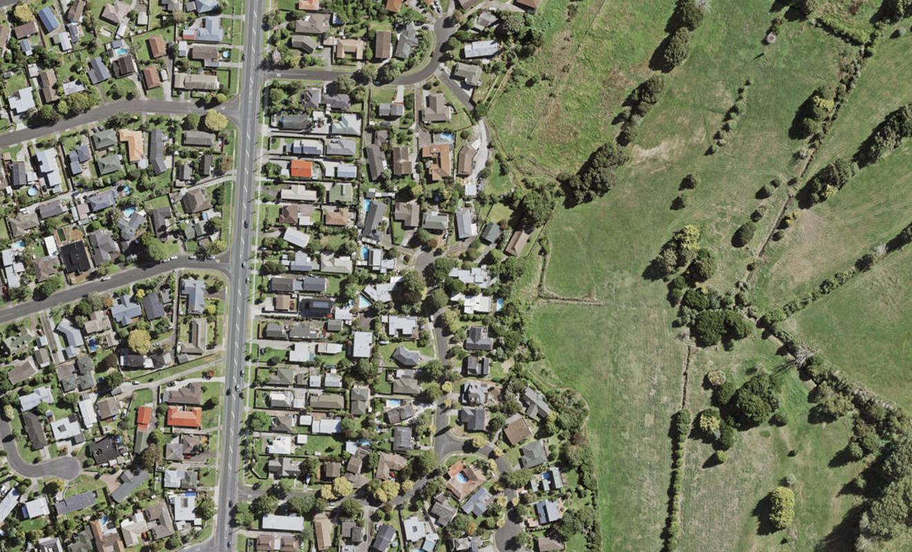 27 Coulthard Terrace, Opaheke, Papakura - Carousel 1
