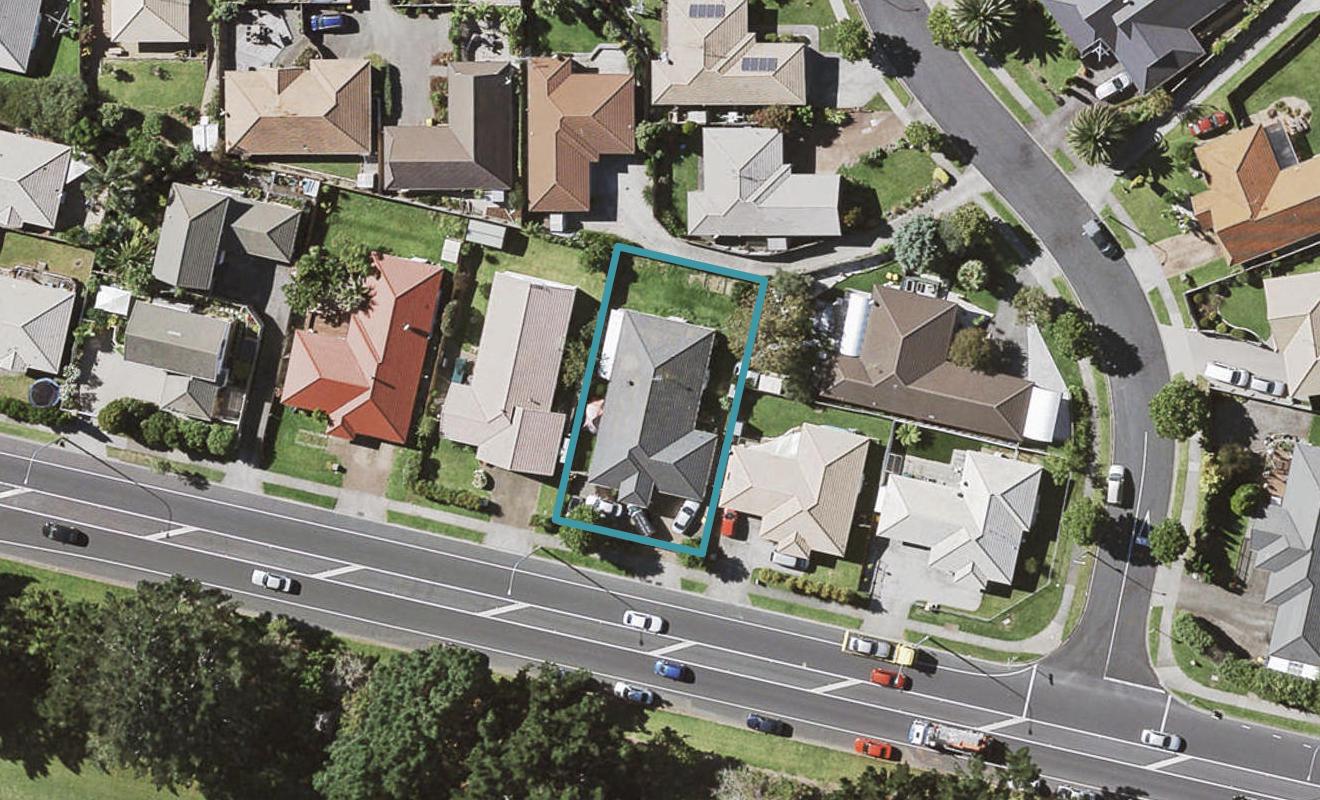 244 Cascades Road, Botany Downs, Auckland - Carousel 1