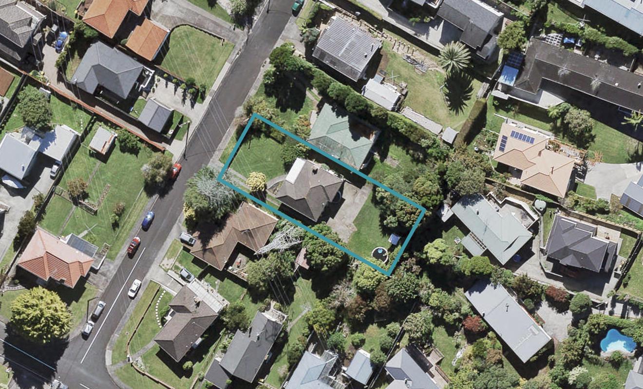 1A Merville Avenue, Te Atatu South, Auckland - Carousel 1