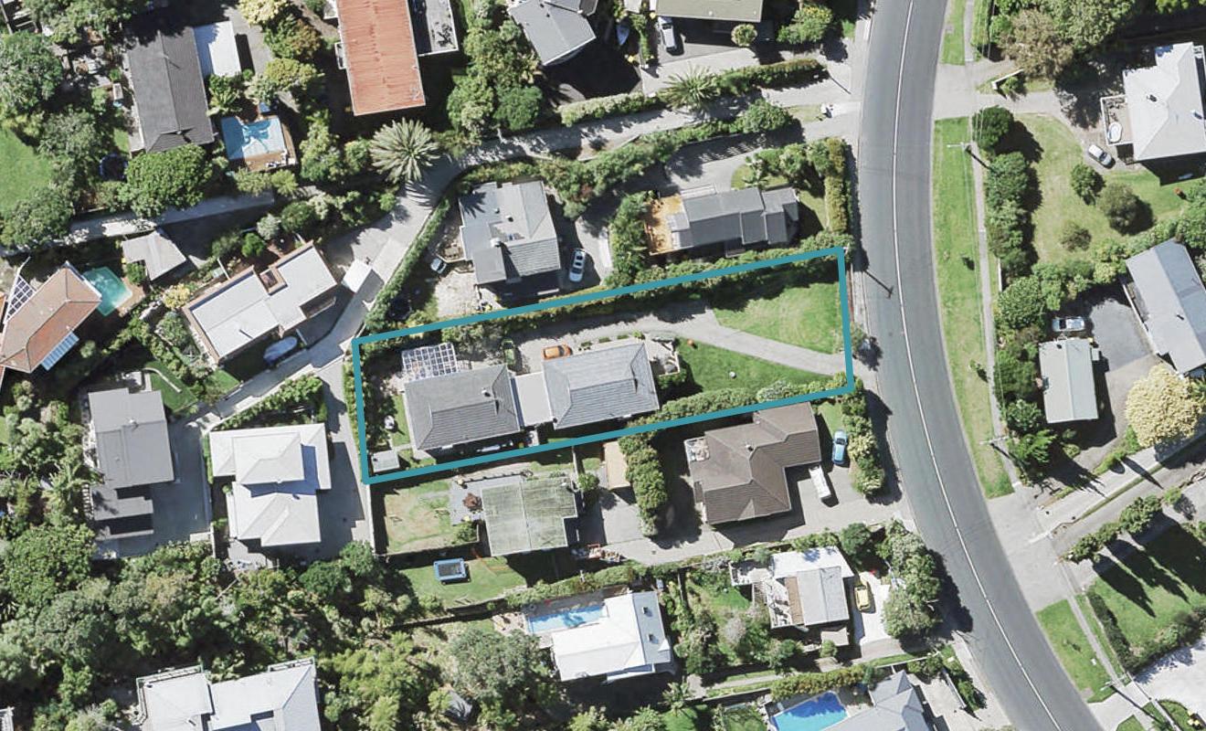 2/300 Beach Road, Campbells Bay, Auckland - Carousel 1